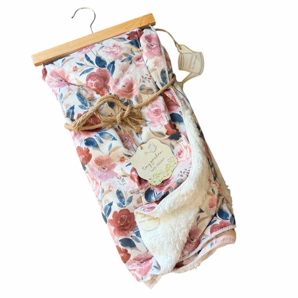 NWT Tiny Garden Floral Reversible Sherpa Baby Blanket